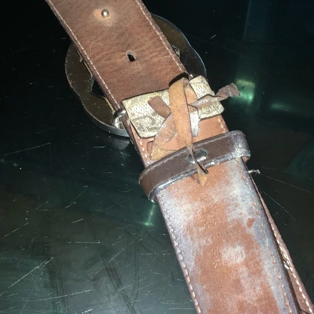 Gucci Brown Monogram Belt. Needs restoration. Selling as is. Sz. 38 - Picture 6 of 7